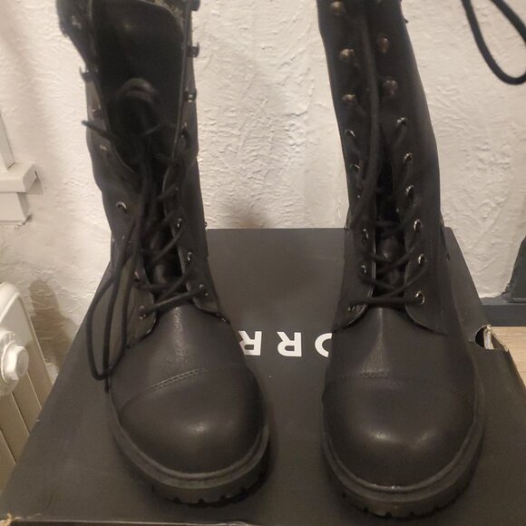 *Brand New* Torrid Boots - Picture 1 of 3